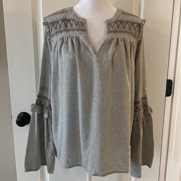 Philosophy small top long bell sleeves gray smocked v-neck boho - Picture 8 of 14